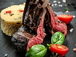 Каре косулі з кус-кусом