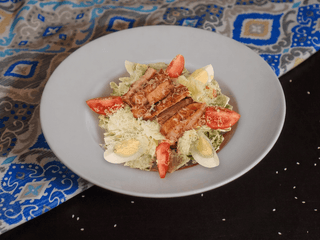 Caesar s kuřetem / Салат «Цезарь» с курицей / Chicken Caesar
