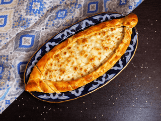 Pide se sýrem / Пиде с сыром / Pide with Cheese