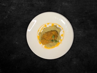 Куряча котлета в середземноморському стилі з вершковим сиром, часником та цедрою