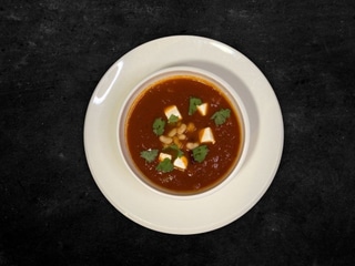 Томатний суп з фетою та квасолею