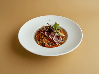 SÄRTSAKAS SARDIINIA SALAT TUUNIKALA TATAKI (L, G & V võimalus)