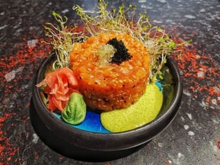 Tatar z łososia/tuńczyka