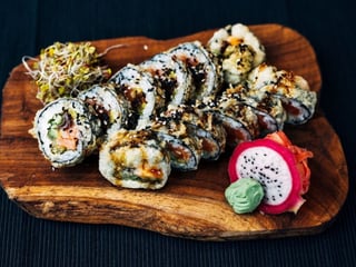 Tempura Salmon Roll 12 szt.