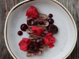 MOUSSE AL CIOCCOLATO CON AMARENE
