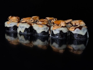 запечений з вугрем та мідіями