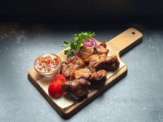 Свинина на мангалі