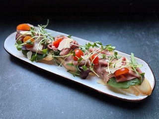 Брускета Вітелло тоннато