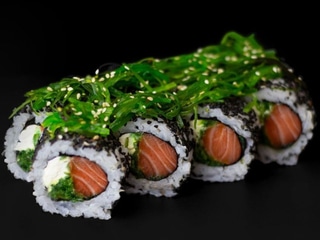 12. Uramaki chuka