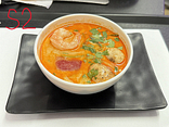S2, Tom Kha