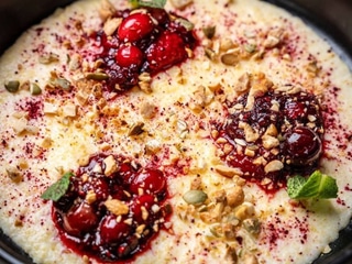 Банош з ягодами