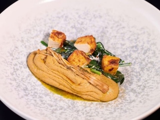 Хумус із грибами енокі та шпинатом