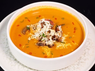 Пісний гарбузовий том-ям з овочами стір-фрай