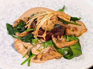 Стейк Beyond Meat із лісовими грибами