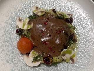 Телячі щічки з перечним демігласом