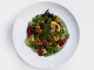 Salad with shrimp and oyster saucе