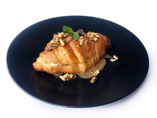 Croissant with mascarpone cream and salted caramel