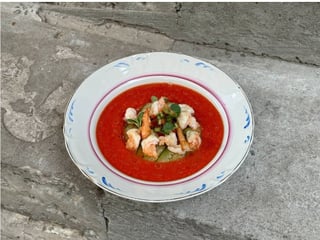 Гаспачо з креветками та овочевим тартаром