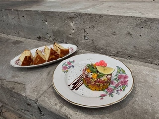 Тартар з тунця та хурмовим чатні