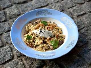 Паста Різоні з білими грибами