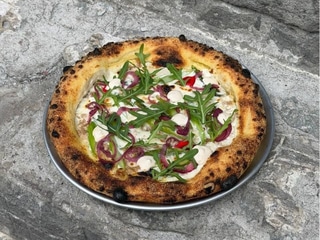 Pizza зі спаржею та тунцем