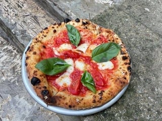 Pizza Маргарита з Сицилійською моцарелою