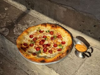 (33 см) Pizza з беконом, салямі та в'яленим жовтком