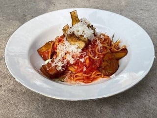 Паста Ала Норма з артишоками та не пармезаном з цвітної капусти