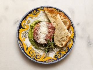 Veal tartare with Grana Padano and avocado