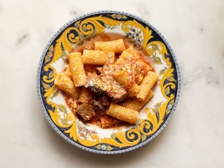 Rigatoni with braised veal in tomato sauce