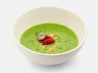 Supă cremă de broccoli și urzică cu ardei copt