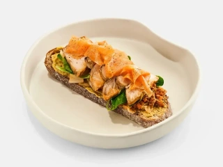 Sandwich cu curcan și kimchi