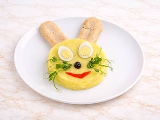 Картопляний зайчик з м'ясними вушками