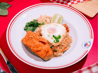 Khao Pad Nam Prik Pao - z tofu