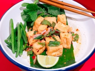 Larb Tau Huu