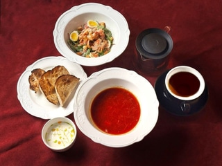 Борщ та салат з куркою