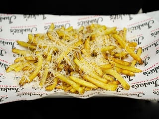 Homemade fries parmezán