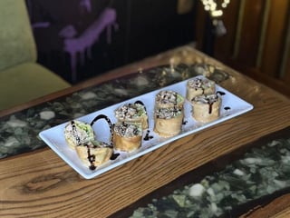 Млинці з куркою та соусом цезар