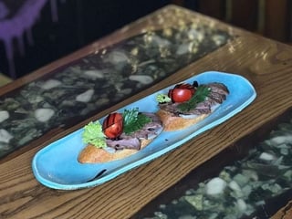 Брускета з ростбіфом