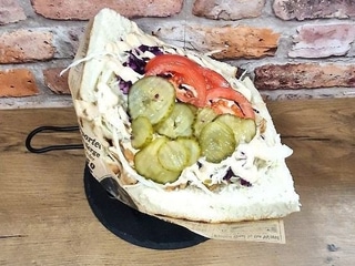 KEBAB W BUŁCE ŚREDNI