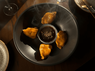 Pierożki z wieprzowina i krewetka - 6 szt 