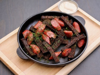 Пательня з ковбасками