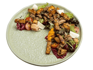 Салат з  яловичиною та баклажанами