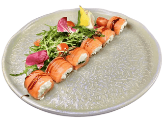 Рулетики з лососем, рикотою та огірком