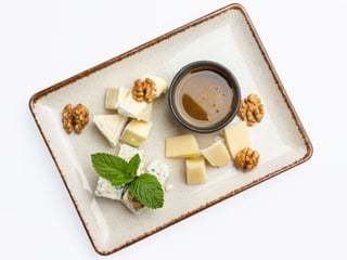 Плато благородних сирів