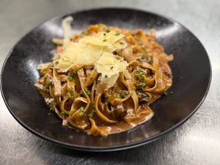 Tagliatelle s hříbkovo-smetanovou omáčkou