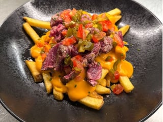 Hranolky s grilovanou svíčkovou