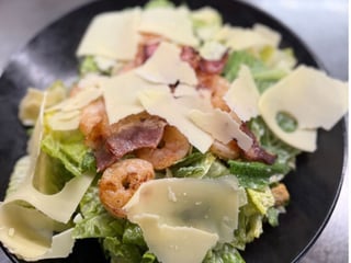 Caesar salát s krevetami