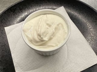 Zakysaná s česnekem