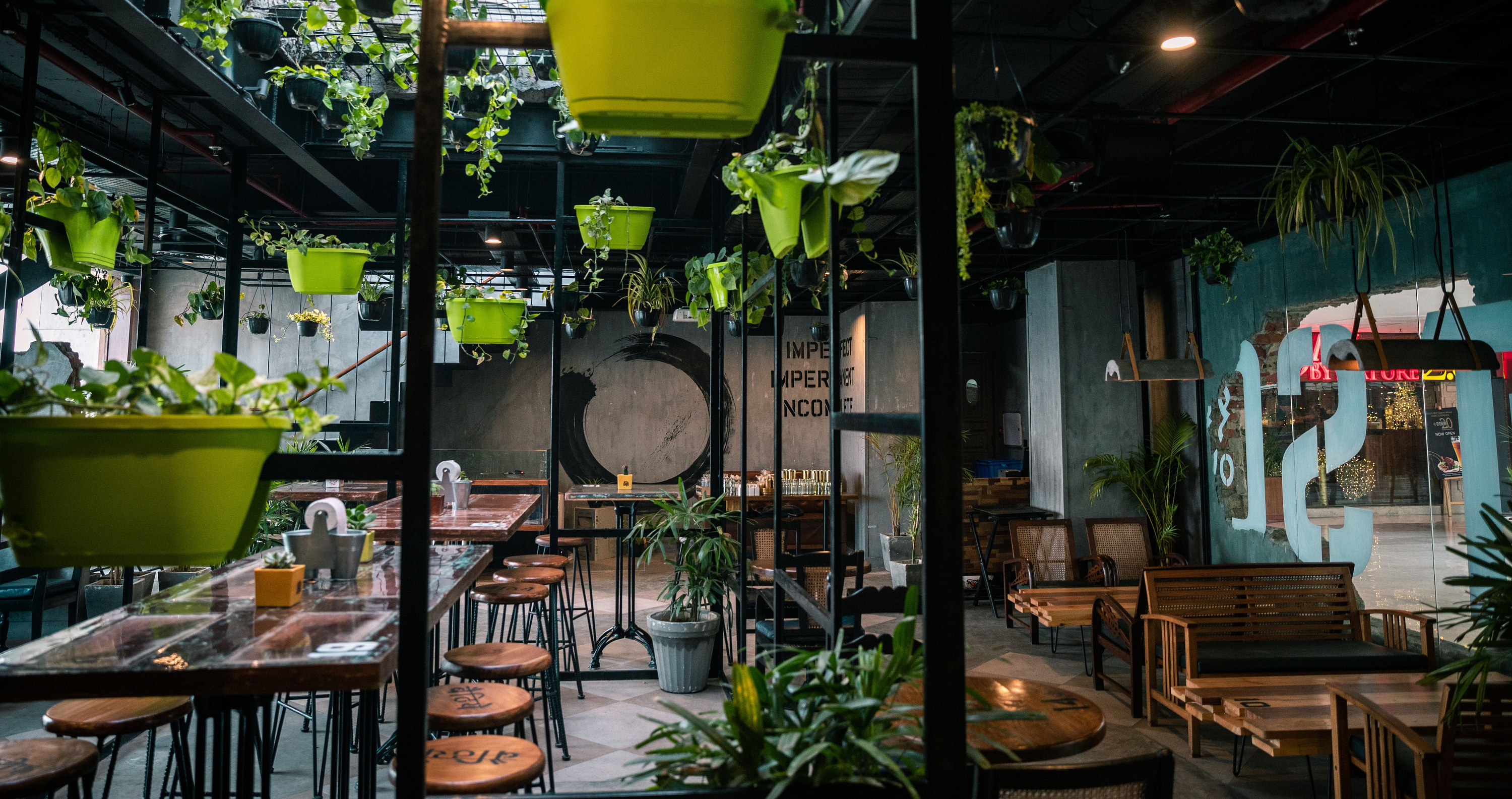 myhq-workspaces-CrYa1JW4kSc-unsplash.jpg